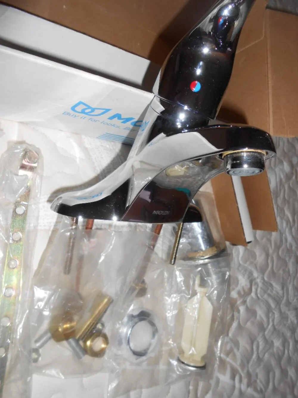 Moen L4621 Chateau Single Handle Bathroom Faucet Chrome New in Box
